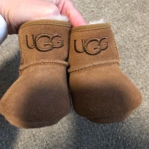 Baby uggs. I think they’re something like 0-3mo. Never worn.
